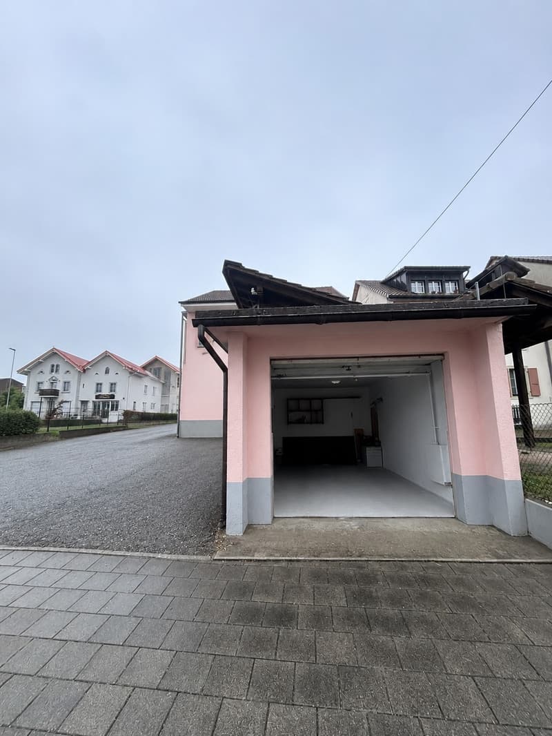 Maison familiale de 6.5 pièces - Au centre de Dompierre - Perspectives de développement (12)