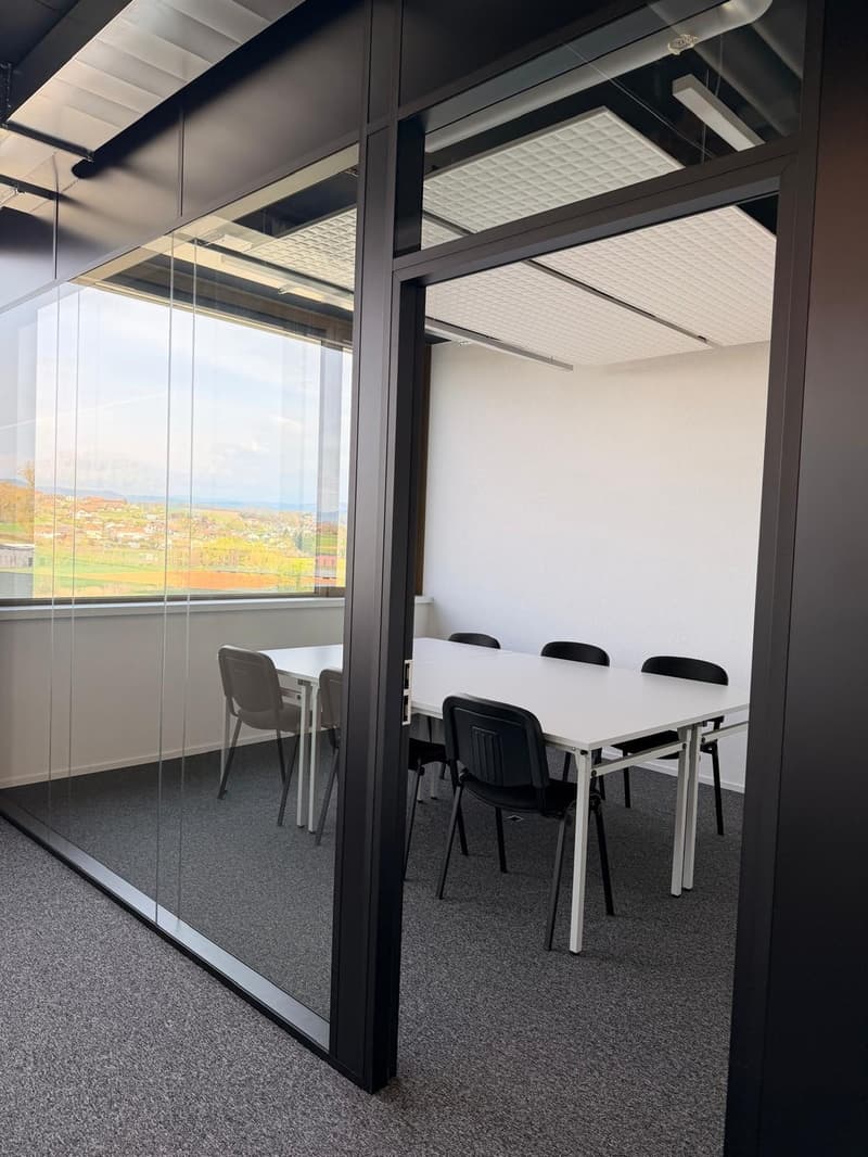 Bureau meublé neuf et lumineux - de 32 m² à louer à St-Aubin (3)