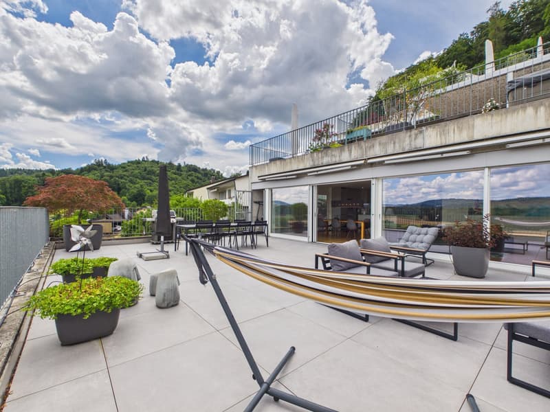 Exclusive terrace apartment with unobstructable far-reaching views (9)