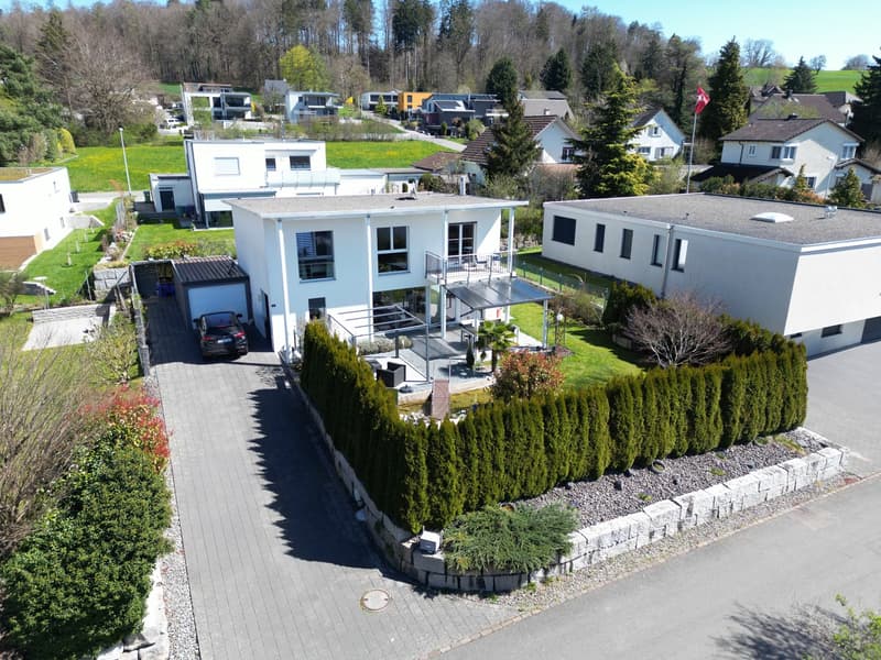 Modernes Einfamilienhaus an ruhiger, sonniger Lage mit Gartenparadies (13)