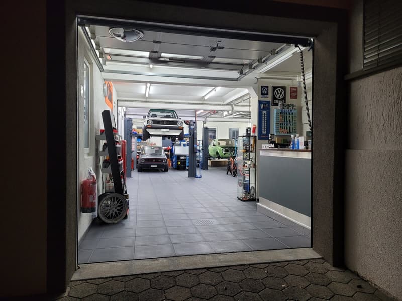Voll ausgestattete Auto-/Motorradwerkstatt mit 143 m² (12)
