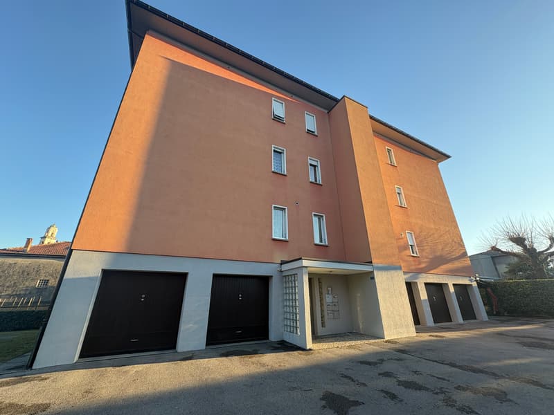 Bright apartment of large size for rent – central and quiet context (1)