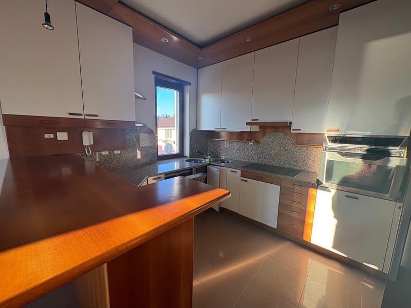 Bright apartment of large size for rent – central and quiet context (9)