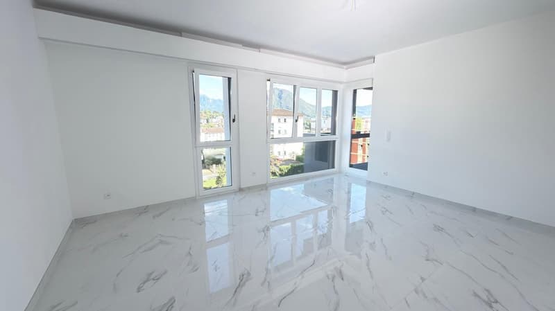 Lugano-Breganzona: elegante 3.5 locali di 105 m², ristrutturato a nuovo con terrazzo (2)