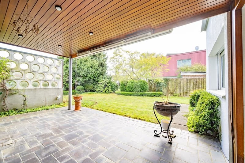 Detached 6.5-room single-family house with large garden and plenty of light (3)