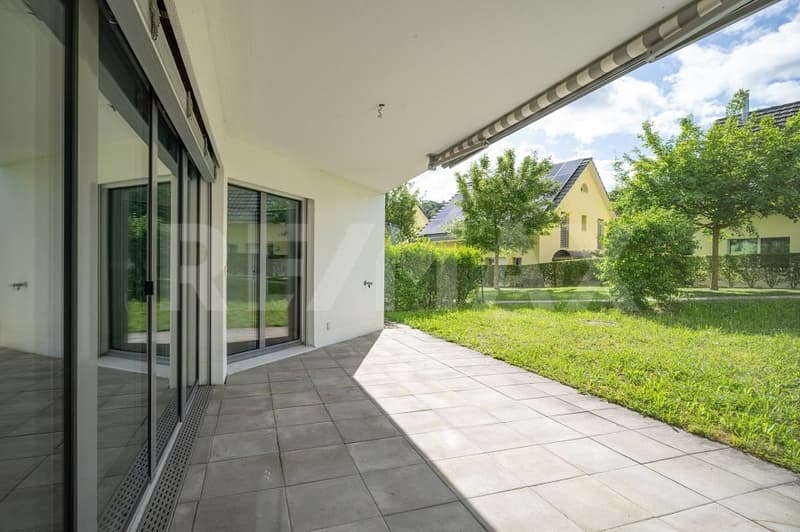 Modern 2.5-room apartment with garden (10)