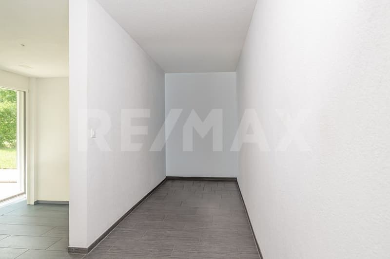 Modern 2.5-room apartment with garden (8)