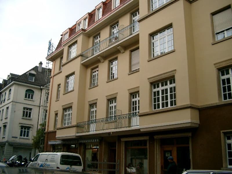 Appartement de charme dans un immeuble ancien à un emplacement idéal près de l'hôpital universitaire de Bâle (1)