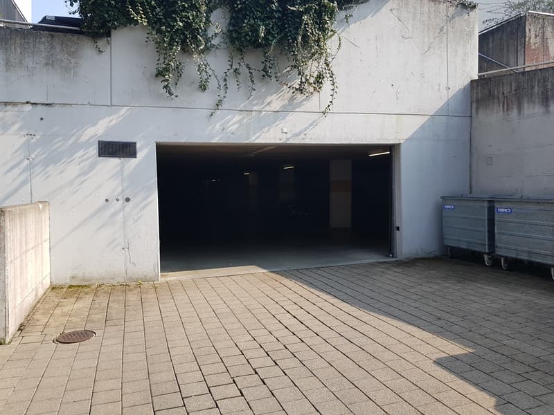 Preiswerter Einstellhallenplatz (3)