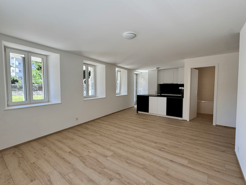 Charmanter Apartment mit 4,5 Zimmern und Garten in Lucens (2)