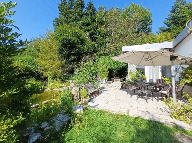 Casa ecologica con 7 locali, piscina e grande giardino a Losanna (4)