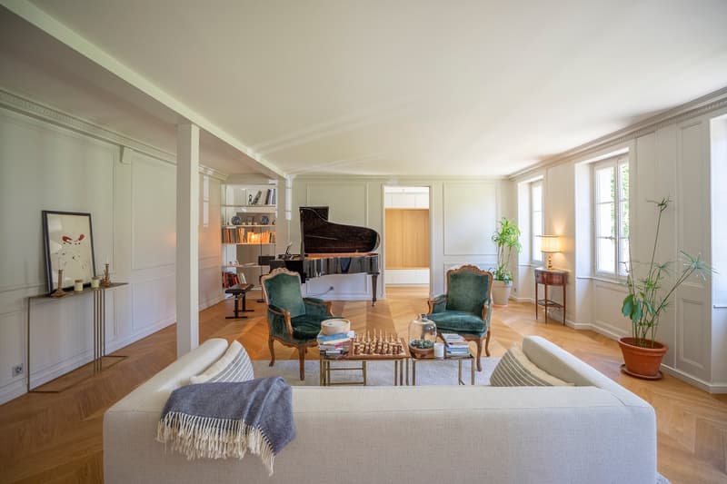 Exceptional master house, entirely renovated (6)