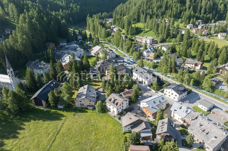 Chesa Surpunt - Freistehende Liegenschaft mit Einliegerwohnung (3)
