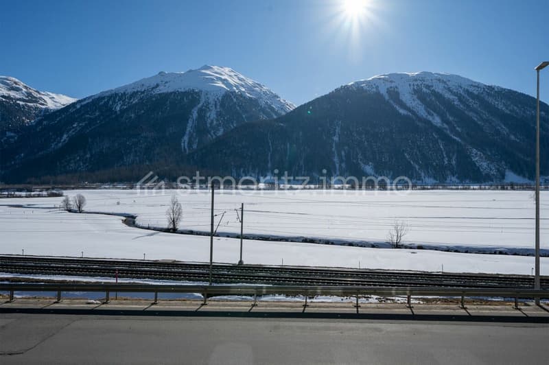 Chesa Muntarütsch - Helle 4-Zimmerwohnung mit Südbalkon und freier Bergsicht (3)