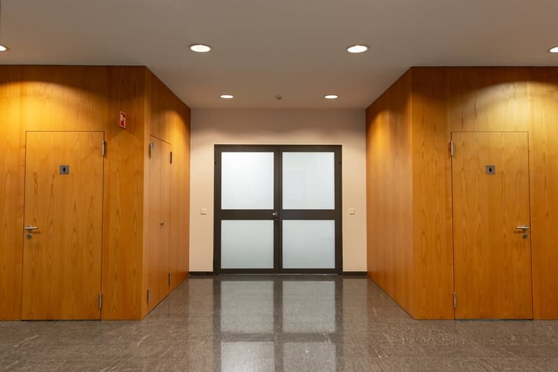 2 Offices on the 1st floor for rent (10)