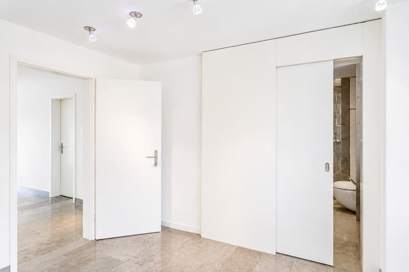 Attraktive 3.5-Zimmer-Dachwohnung mit privater Dachterrasse und Weitblick über Zürich und den Zürichsee (7)