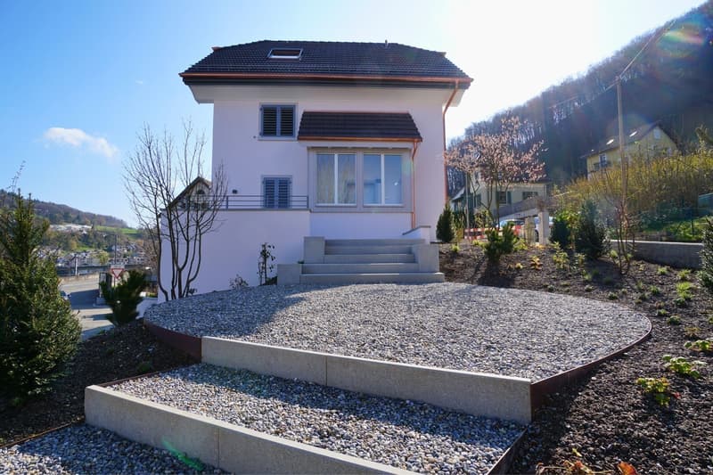 Ein Zuhause mit Charakter - stilvoll saniert, hochwertig ausgebaut und mit traumhaftem Garten (3)