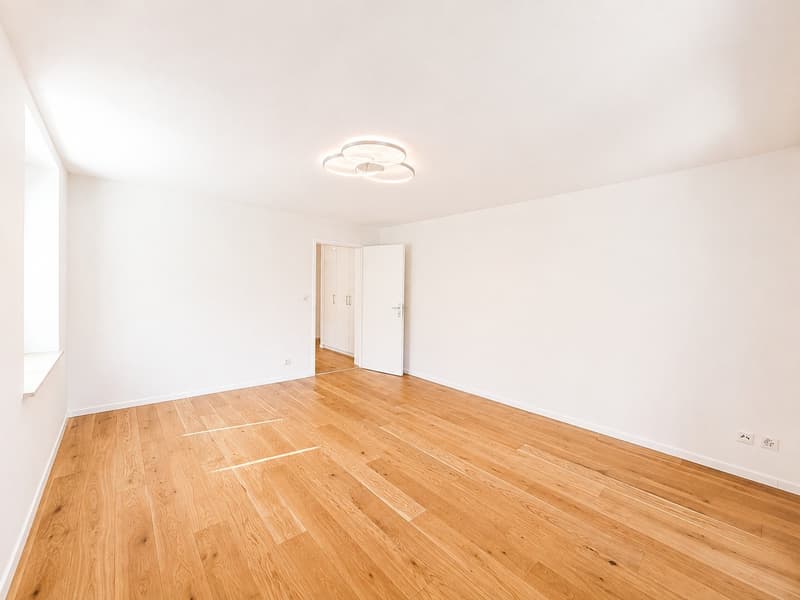 Charmante 4-Zimmer-Wohnung an ruhiger Lage in Adliswil (2)