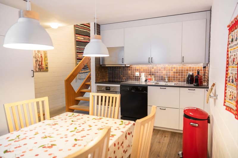 Charming 4-room maisonette apartment with mountain view in Wengen (1)