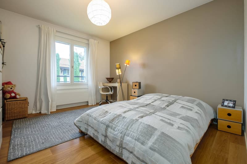 Spacieux duplex en attique de 235 m² entièrement rénové (8)