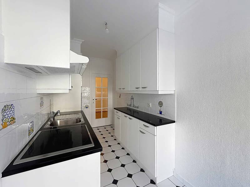 Beautiful renovated apartment in a quiet location, close to Parc Bertrand (2)