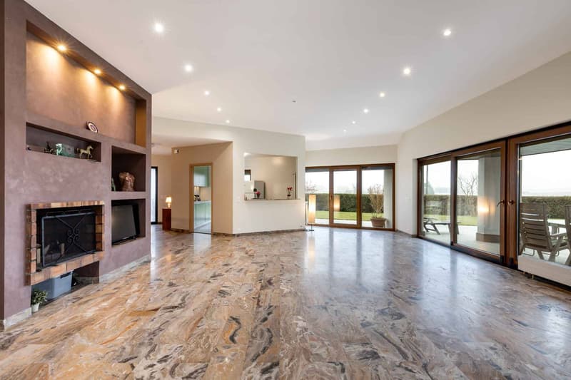 Bella villa completamente ristrutturata con piscina (2)