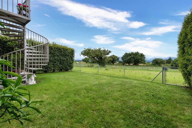 EXCLUSIVE - 5-bedroom duplex with terraces, gardens, and lake view (8)