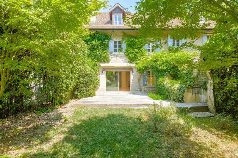 Beautiful village house with garden in PPE (10)