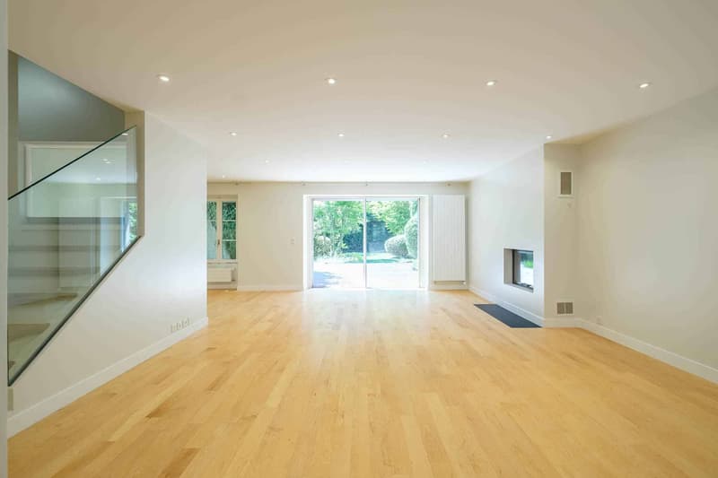 Beautiful village house with garden in PPE (2)