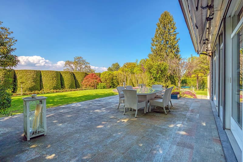 Charming house to renovate with lake view (6)