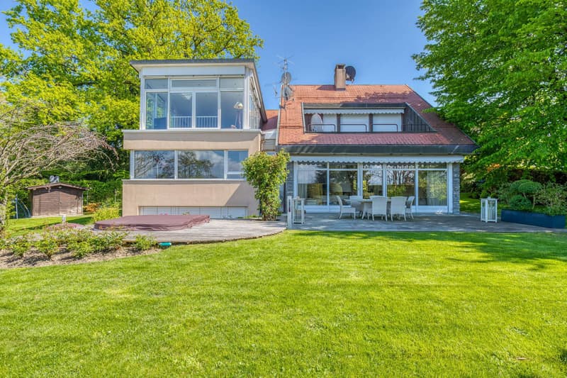 Charming house to renovate with lake view (7)