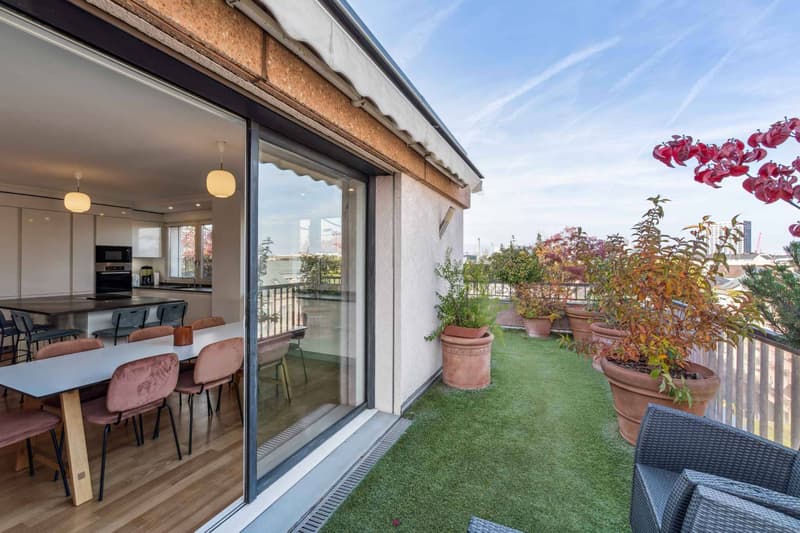 EN EXCLUSIVITÉ ! Bel attique de 6 pièces avec terrasse de 141 m² (3)
