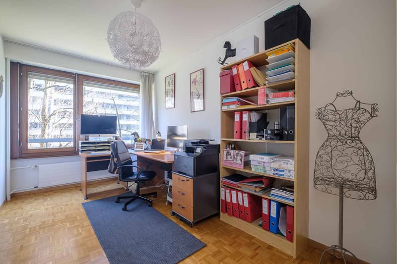 Beautiful through apartment with 6 rooms (7)