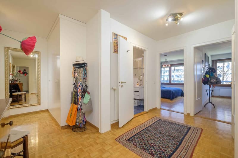 Beautiful through apartment with 6 rooms (6)
