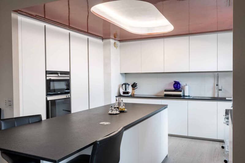 Beautiful renovated apartment with terrace and garden in luxury residence (3)