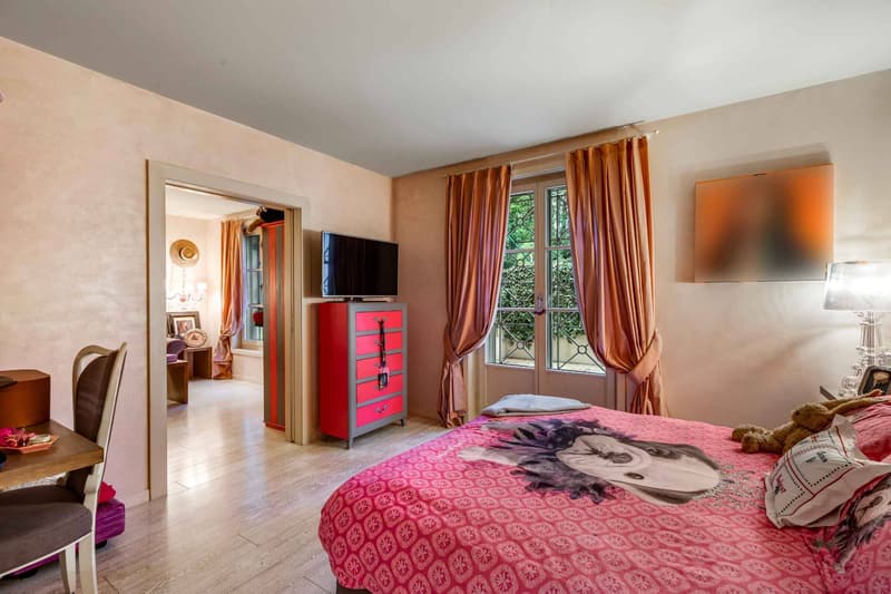 Beautiful renovated apartment with terrace and garden in luxury residence (5)