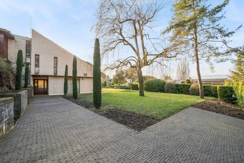 Villa di architetto con bella vista e accesso privato al lago (4)