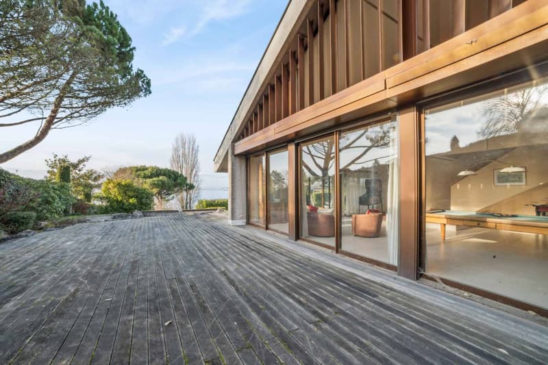 Villa di architetto con bella vista e accesso privato al lago (9)