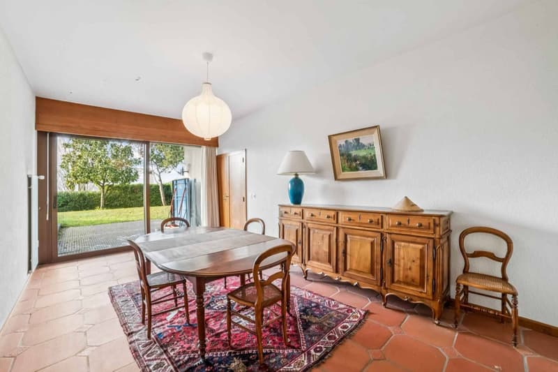 Villa di architetto con bella vista e accesso privato al lago (6)