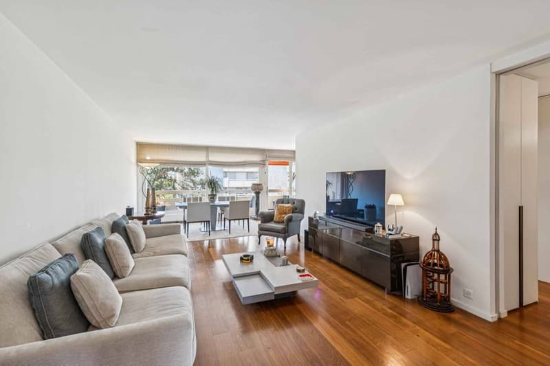 Exclusive! Beautiful through apartment on a high floor (2)