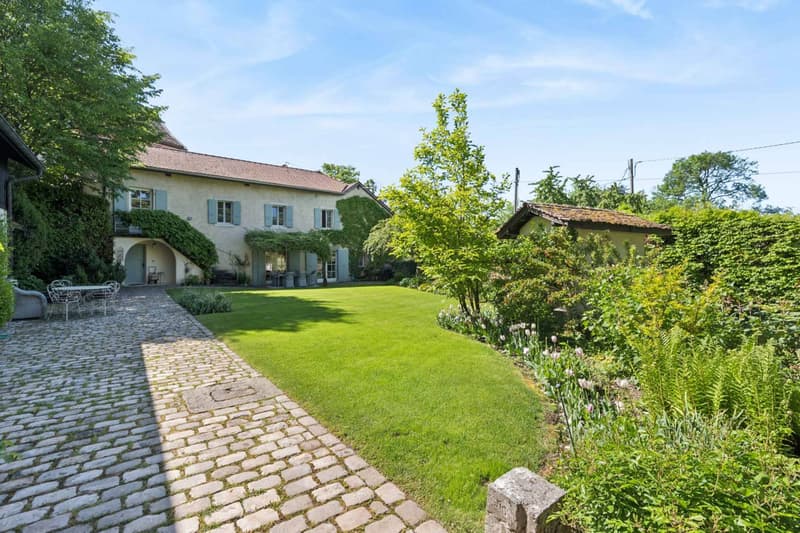 Magnificent village house in an idyllic setting and absolute calm (10)