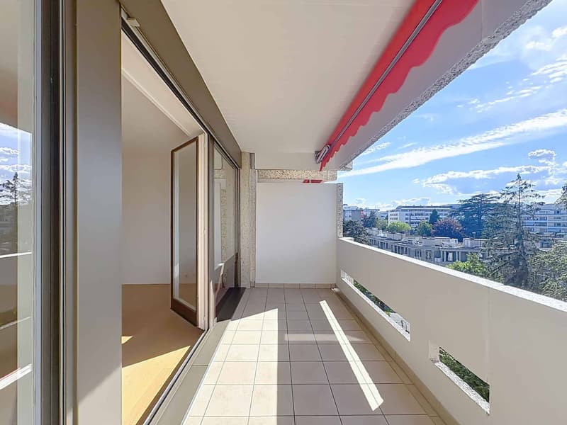 Exclusive! 4-room crossing apartment with loggia (6)