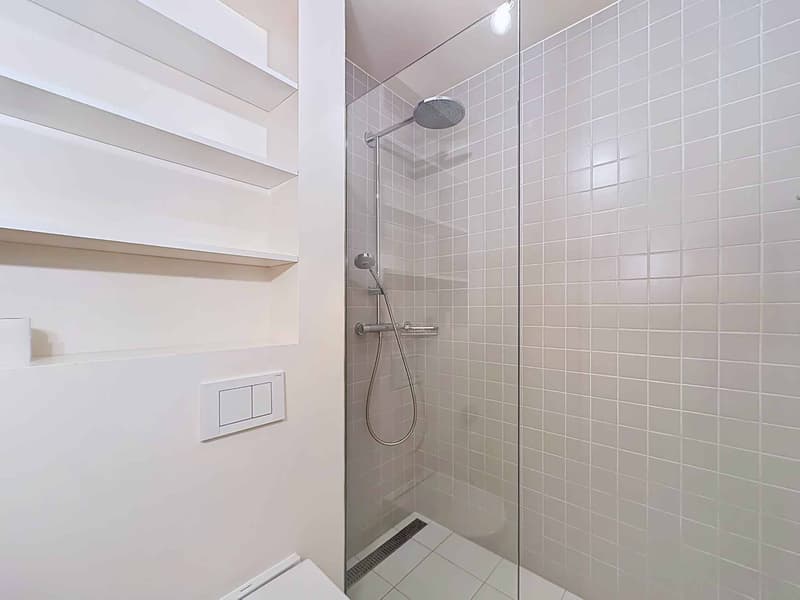 Exclusive! 4-room crossing apartment with loggia (10)