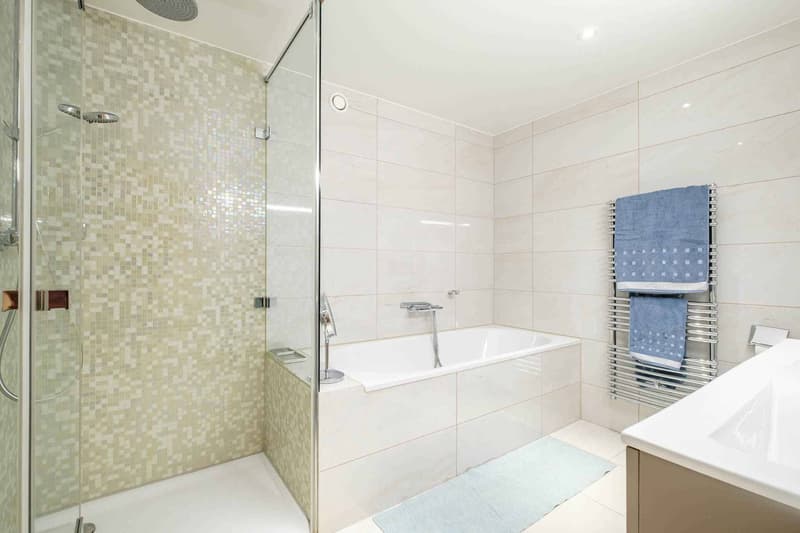 In esclusiva! Bella appartamento di 5 locali con terrazza in una residenza di lusso (5)