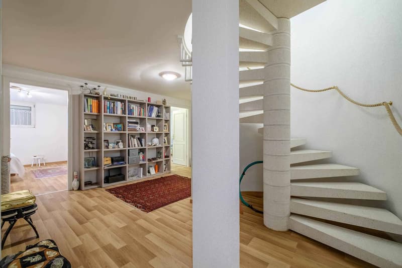 Piacevole duplex di 5 locali con terrazza e giardino (8)