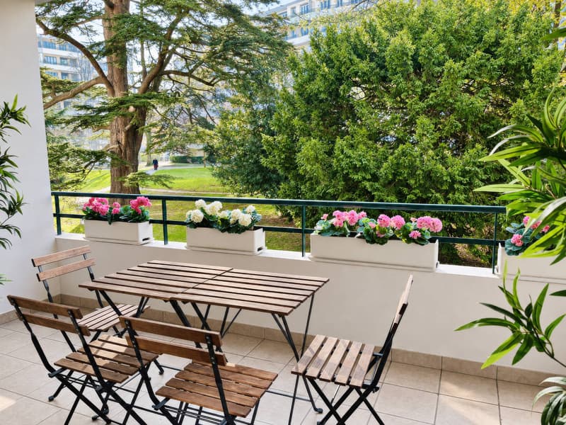 En exclusivité : Elégant appartement traversant de 3 pièces rénové avec balcons (2)