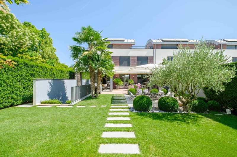 En exclusivité! Magnifique townhouse MINERGIE, au calme absolu (1)