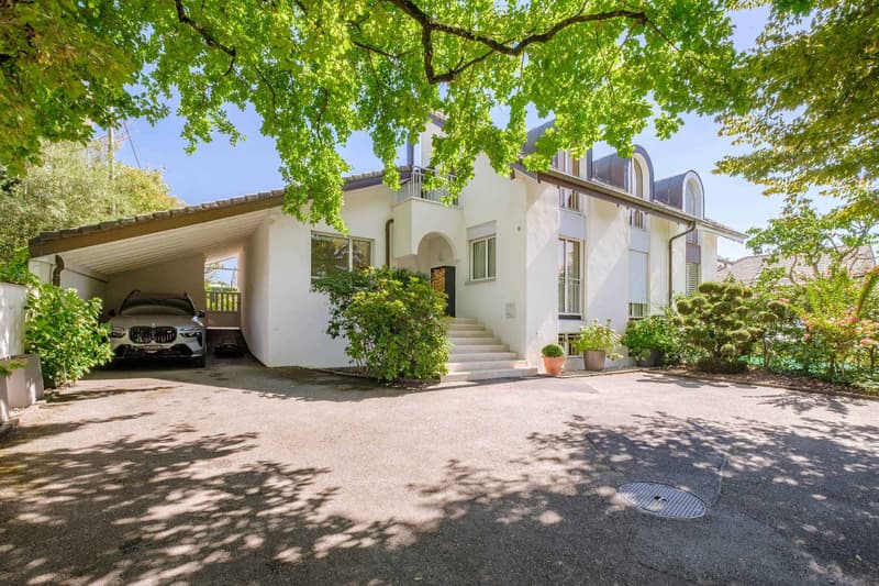 En exclusivité ! Belle maison mitoyenne dans un écrin de verdure (1)