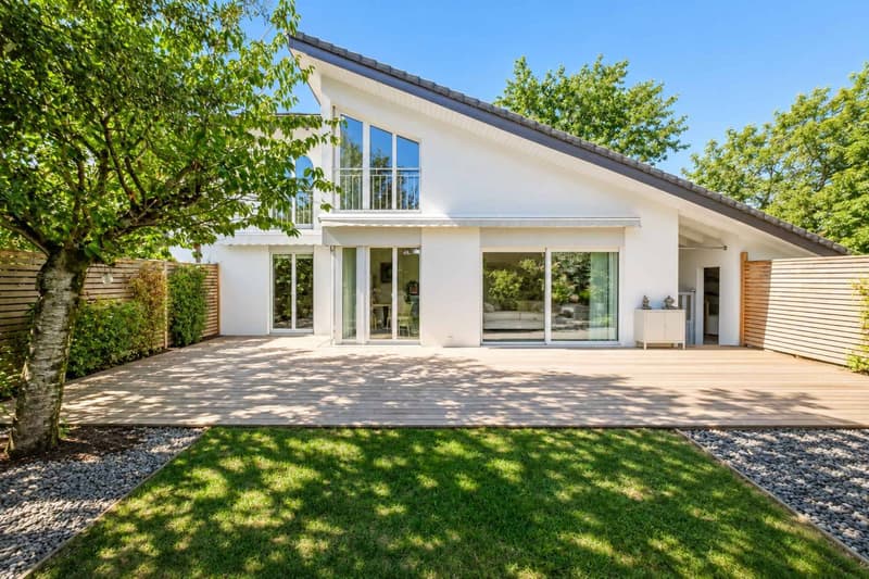En exclusivité ! Belle maison mitoyenne dans un écrin de verdure (6)