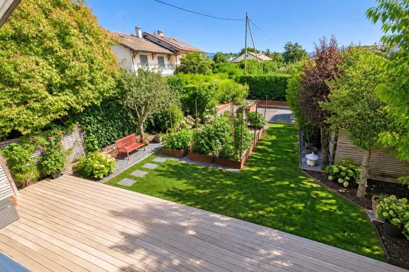 En exclusivité ! Belle maison mitoyenne dans un écrin de verdure (9)